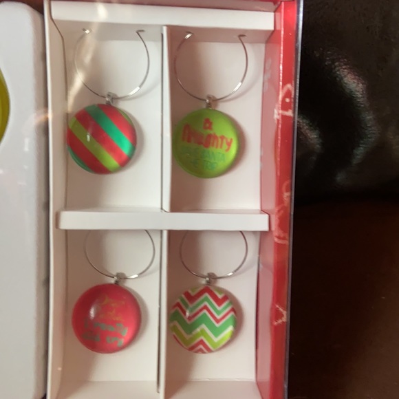 🌈 5 for $10-BNWT-Christmas wine stopper and wine glass tags - Picture 3 of 4